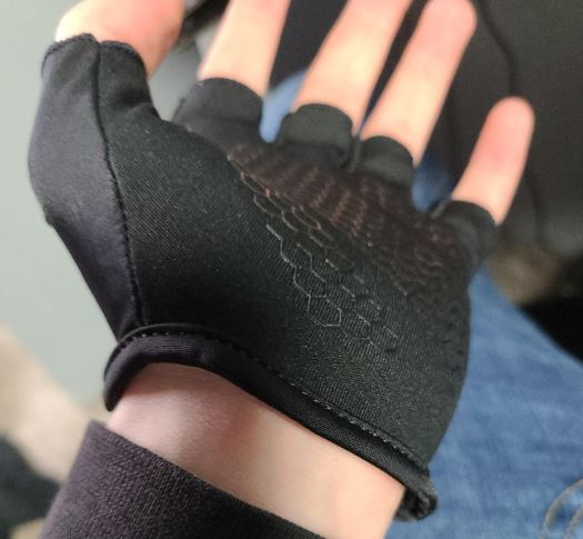 Foamy Lizard gloves